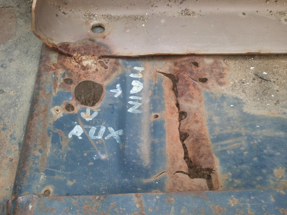 1969_W300_Dodge_Power_Wagon_Oakwood_Okla2011